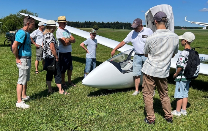 Winzeln fliegt_Janik Herbst